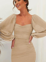 Midi Jurk met Vierkante Hals en Rimpels - Midi Dresses - Jurkjes.co