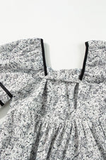 Mini Jurk met Bloemenprint en Ballonmouwen - Floral Dresses - Jurkjes.co