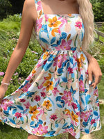 Mini Jurk met Bloemenprint en Brede Bandjes - Group2 - Jurkjes.co