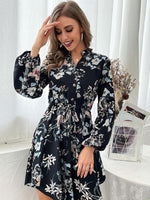 Mini Jurk met Bloemenprint en Knoopsluiting - Group10 - Jurkjes.co