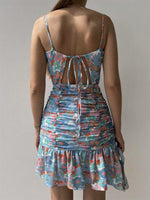 Mini Jurk met Bloemenprint en V-hals - Group3 - Jurkjes.co