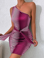 Mini Jurk met Eén-Schouder en Streeppatroon - Mini Dresses - Jurkjes.co