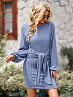 Mini Jurk met Elastische Taille en Lange Mouwen - Group5 - Jurkjes.co