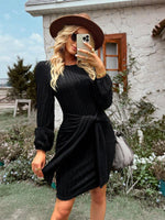 Mini Jurk met Elastische Taille en Lange Mouwen - Group5 - Jurkjes.co