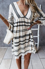 Mini Jurk met Geometrisch Patroon en Kant - Mini Dresses - Jurkjes.co