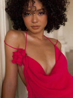 Mini Jurk met Halternek en Bloemaccenten - Mini Dresses - Jurkjes.co