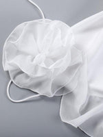 Mini Jurk met Halternek en Bloemaccenten - Mini Dresses - Jurkjes.co