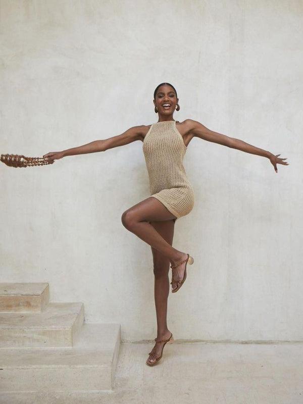 Mini Jurk met Hoge Hals en Gehaakt Ontwerp - Group13 - Jurkjes.co