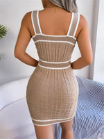 Mini Jurk met Knopdetail en Kleurblok - Mini Dresses - Jurkjes.co