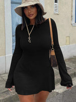 Mini Jurk met Lange Mouwen en V-hals - Group3 - Jurkjes.co