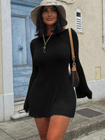 Mini Jurk met Lange Mouwen en V-hals - Group3 - Jurkjes.co