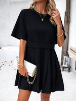 Mini Jurk met Plooirok en Nauwsluitende Taille - Group7 - Jurkjes.co