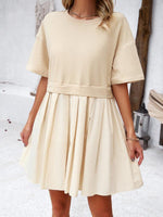 Mini Jurk met Plooirok en Nauwsluitende Taille - Group7 - Jurkjes.co