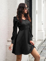 Mini Jurk met Ronde Hals en Satijnen Stijl - Mini Dresses - Jurkjes.co