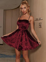 Mini Jurk met Spaghetti Bandjes en Fluwelen Look - Mini Dresses - Jurkjes.co