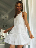 Mini Jurk met Staande Kraag en Kantdetails - Group9 - Jurkjes.co