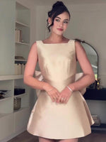 Mini Jurk met Strikaccent - Midi Dresses - Jurkjes.co