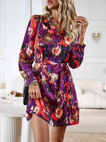 Mini Jurk met V-hals en Abstracte Print - Mini Dresses - Jurkjes.co