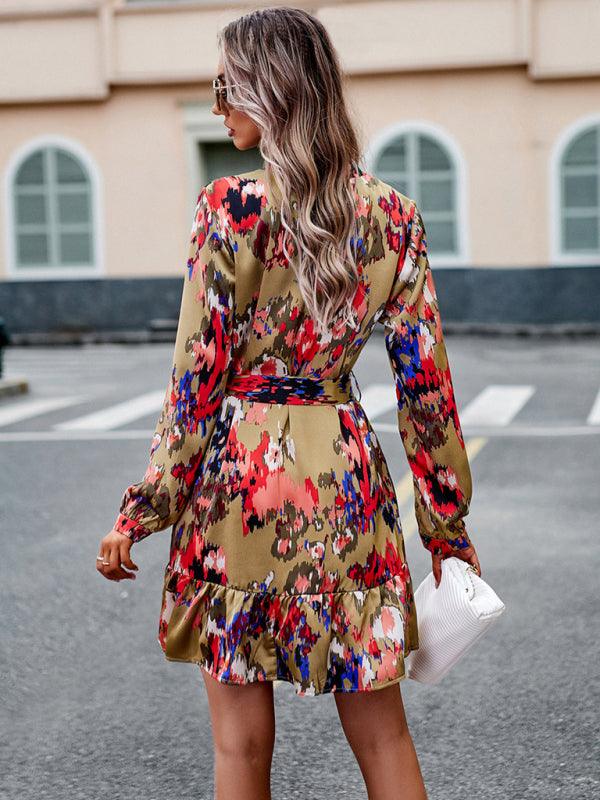 Mini Jurk met V-hals en Abstracte Print - Mini Dresses - Jurkjes.co