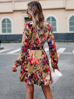 Mini Jurk met V-hals en Abstracte Print - Mini Dresses - Jurkjes.co