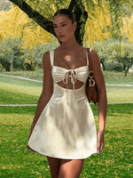 Mini Jurk met V-hals en Bindstrik - Group5 - Jurkjes.co