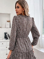 Mini Jurk met V-hals en Bloemenprint - Group10 - Jurkjes.co