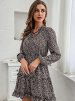 Mini Jurk met V-hals en Bloemenprint - Group10 - Jurkjes.co