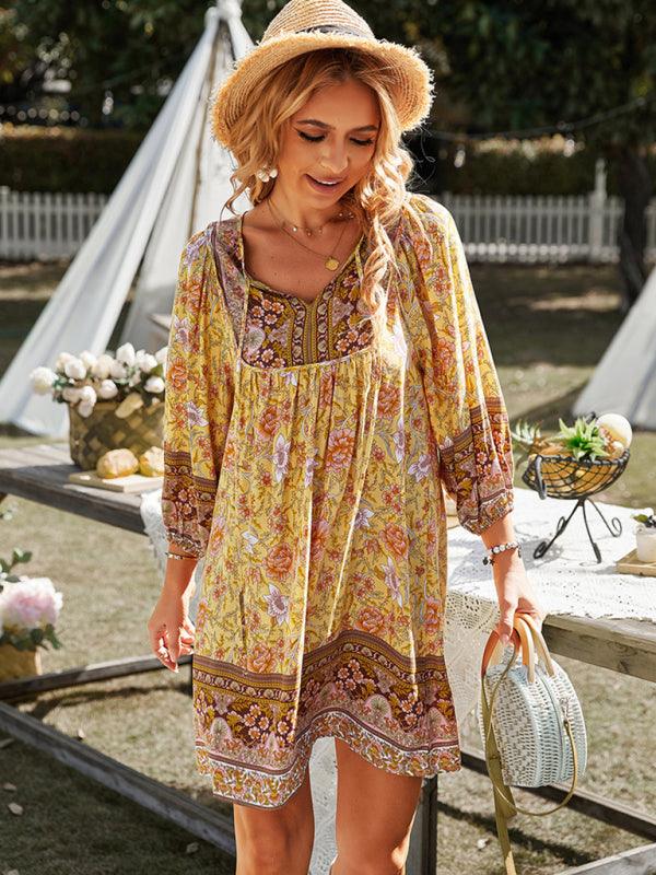 Mini Jurk met V-hals en Bloemenprint - Maxi Dresses - Jurkjes.co