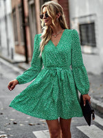 Mini Jurk met V-hals en Bloemenprint - Mini Dresses - Jurkjes.co