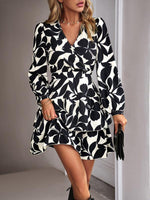 Mini Jurk met V-hals en Bloemenprint - Mini Dresses - Jurkjes.co