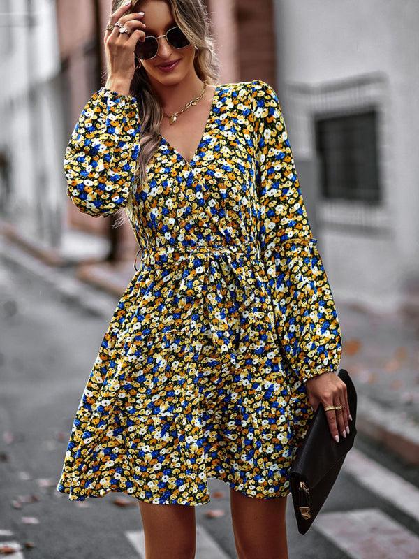 Mini Jurk met V-hals en Bloemenprint - Mini Dresses - Jurkjes.co