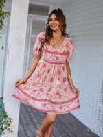 Mini Jurk met V-hals en Bloemenprint - Mini Dresses - Jurkjes.co