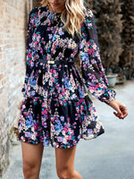 Mini Jurk met V-hals en Bloemenprint - Mini Dresses - Jurkjes.co