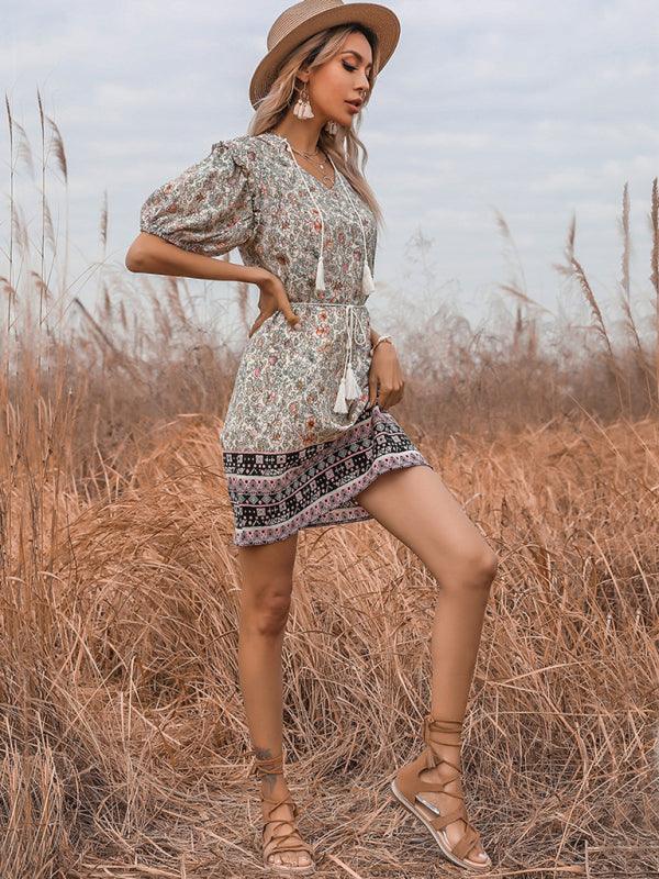 Mini Jurk met V-hals en Bloemenprint - Mini Dresses - Jurkjes.co