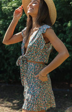 Mini Jurk met V-hals en Bloemenprint - Mini Dresses - Jurkjes.co