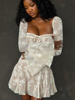 Mini Jurk met V-hals en Bloemenprint - Mini Dresses - Jurkjes.co