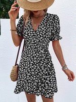 Mini Jurk met V-hals en Bloemenprint - Mini Dresses - Jurkjes.co