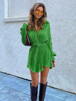 Mini Jurk met V-hals en Ceintuur - Mini Dresses - Jurkjes.co