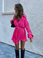 Mini Jurk met V-hals en Ceintuur - Mini Dresses - Jurkjes.co