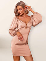 Mini Jurk met V-hals en Cut-out Detail - Mini Dresses - Jurkjes.co