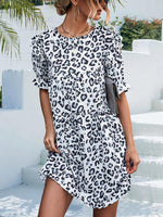Mini Jurk met V-hals en Dierenprint - Mini Dresses - Jurkjes.co