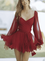 Mini Jurk met V-hals en Doorzichtige Mouwen - Mini Dresses - Jurkjes.co