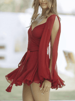 Mini Jurk met V-hals en Doorzichtige Mouwen - Mini Dresses - Jurkjes.co