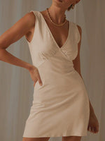 Mini Jurk met V-hals en Effen Kleur - Mini Dresses - Jurkjes.co