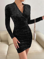 Mini Jurk met V-hals en Fluweel - Mini Dresses - Jurkjes.co