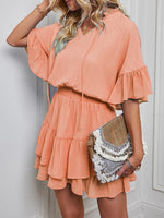 Mini Jurk met V-hals en Gelaagde Rok - Mini Dresses - Jurkjes.co