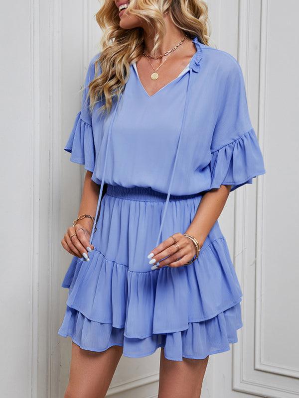 Mini Jurk met V-hals en Gelaagde Rok - Mini Dresses - Jurkjes.co