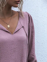 Mini Jurk met V-hals en Gelaagde Rok - Mini Dresses - Jurkjes.co