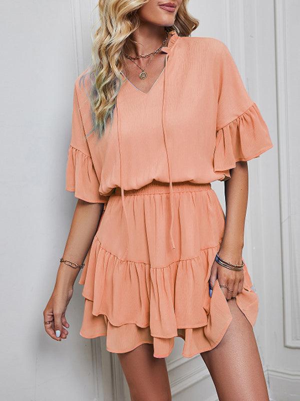 Mini Jurk met V-hals en Gelaagde Rok - Mini Dresses - Jurkjes.co