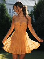 Mini Jurk met V-hals en Gestapelde Volants - Mini Dresses - Jurkjes.co